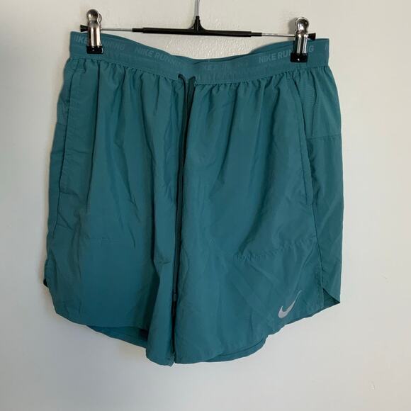 Nike‎ Men's shorts size medium - Picture 1 of 3